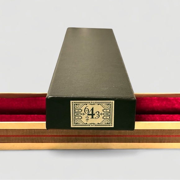 Official Warner Bros. Licensed Harry Potter Noble Collection Magic Wand w/ Box 🪄 - Picture 2 of 9
